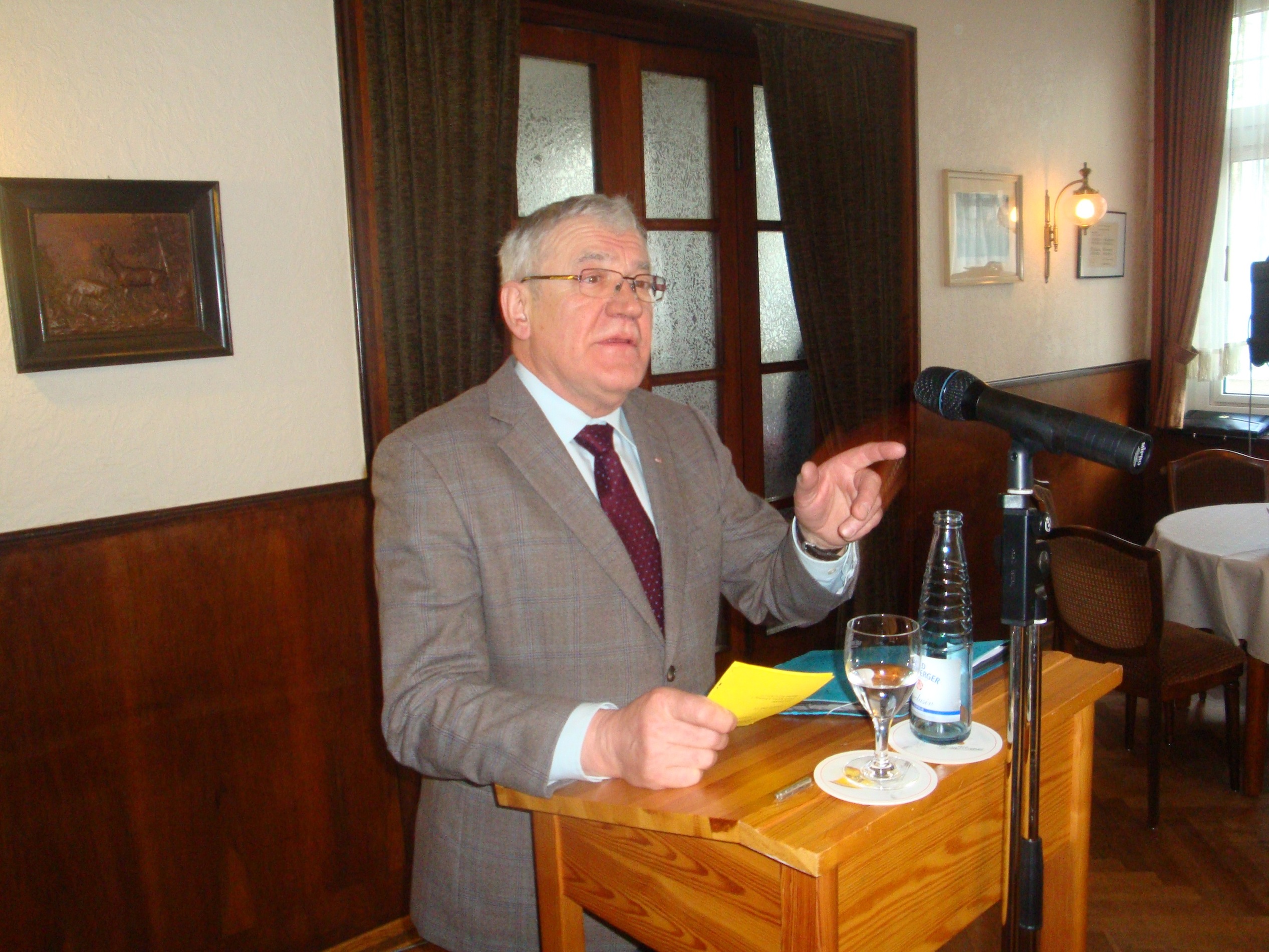 18.22.2014 - Volker Jung beim politischen Frühshoppen der Senioren Union Bad Lippspringe im Februar 2014 - 